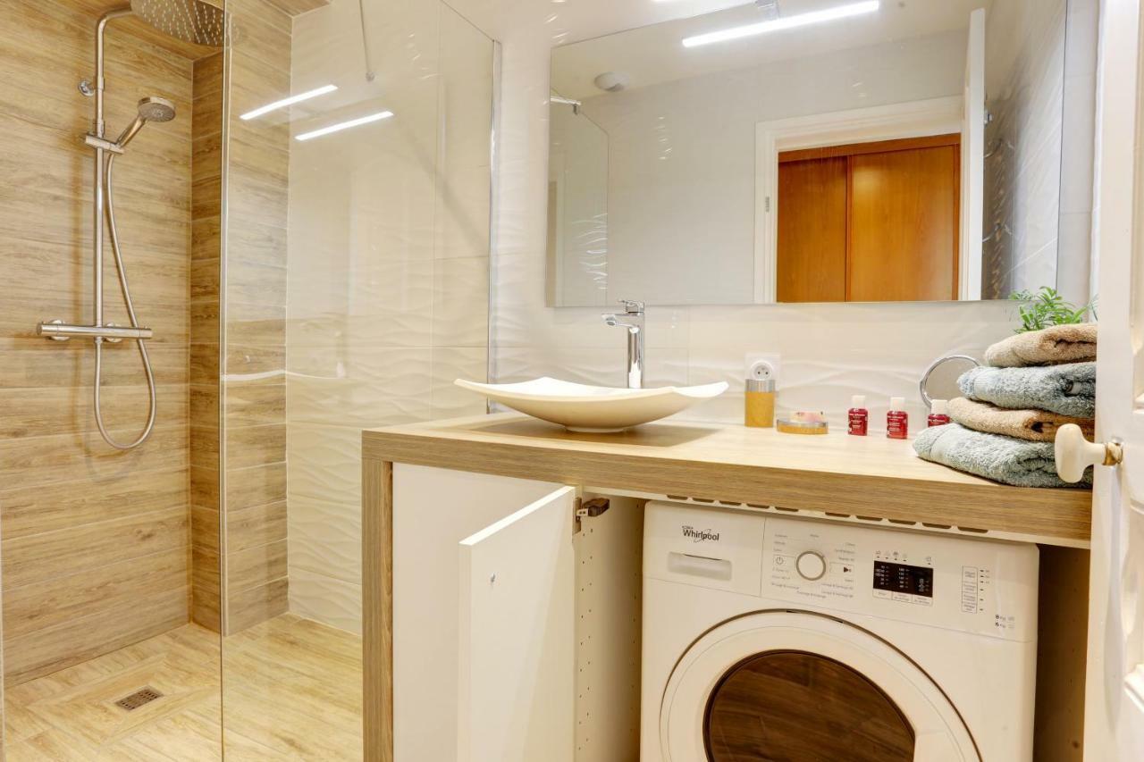 L'Amandine ,45 M2 Terrasse Et Garage Centre Ville Saint-Raphael  Luaran gambar