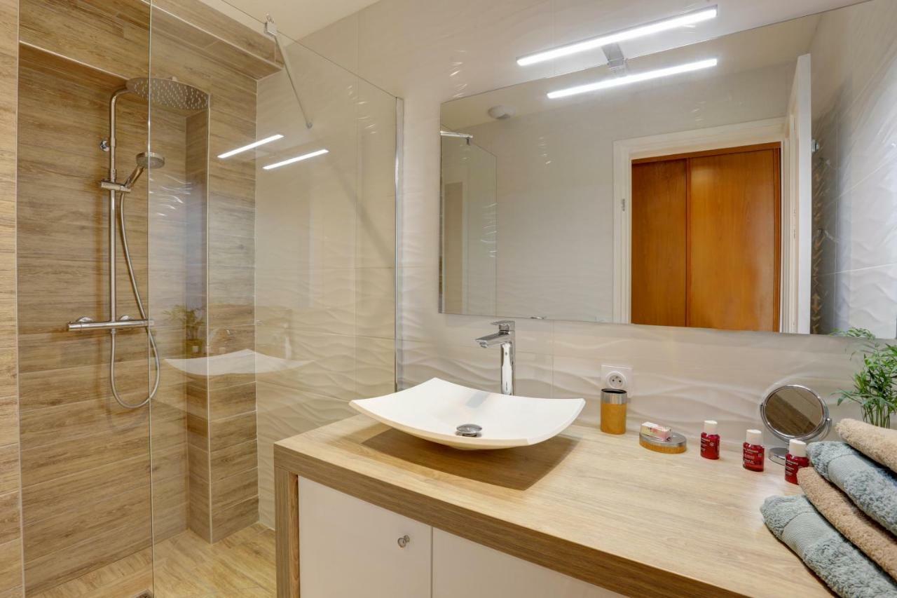 L'Amandine ,45 M2 Terrasse Et Garage Centre Ville Saint-Raphael  Luaran gambar